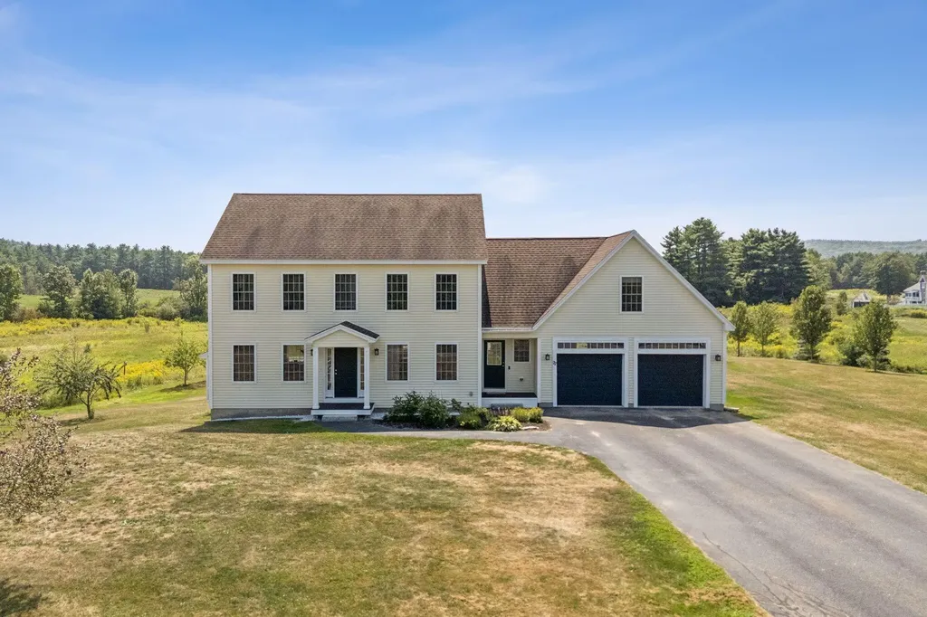 22 Linsausiq Way Falmouth ME 04105