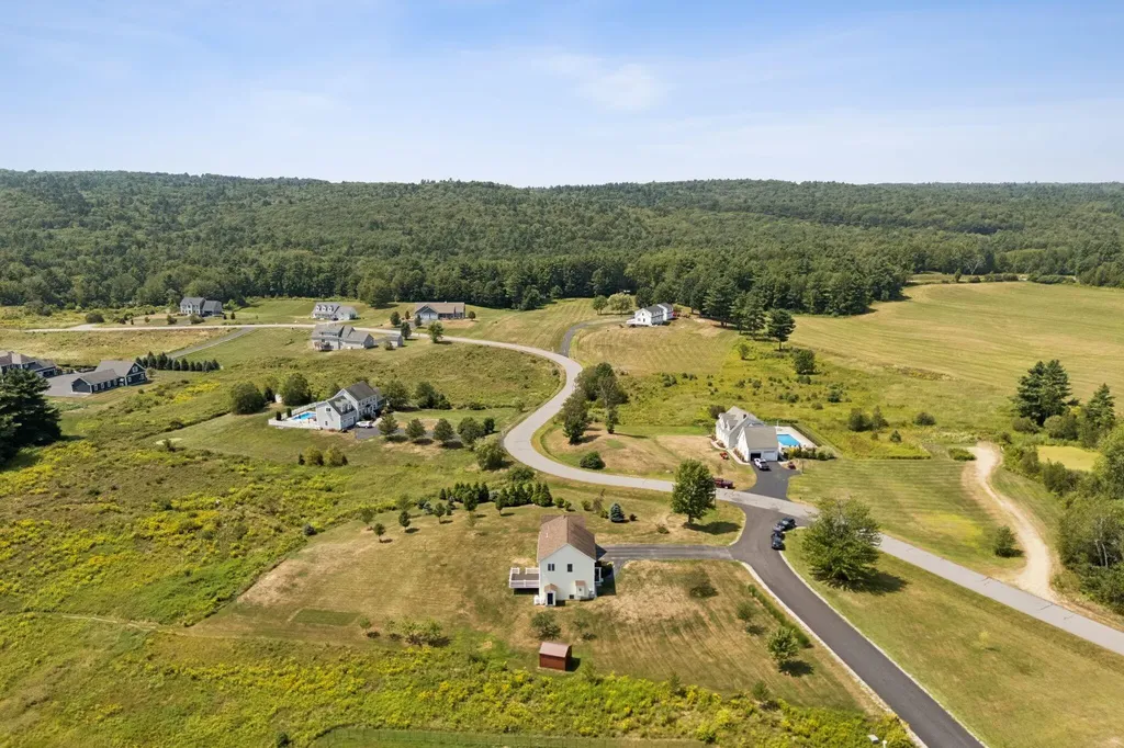 22 Linsausiq Way Falmouth ME 04105