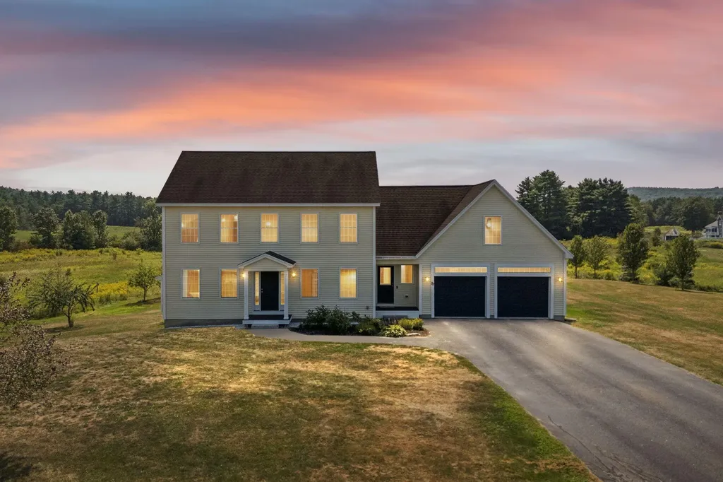 22 Linsausiq Way Falmouth ME 04105