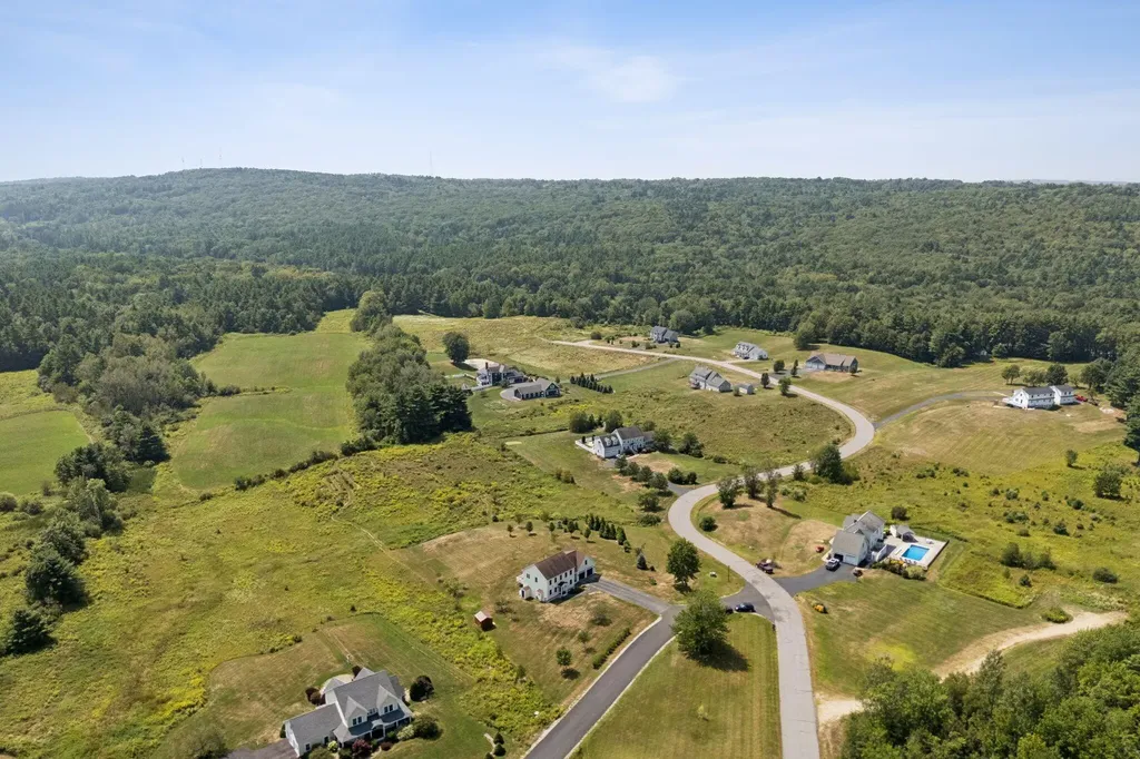 22 Linsausiq Way Falmouth ME 04105