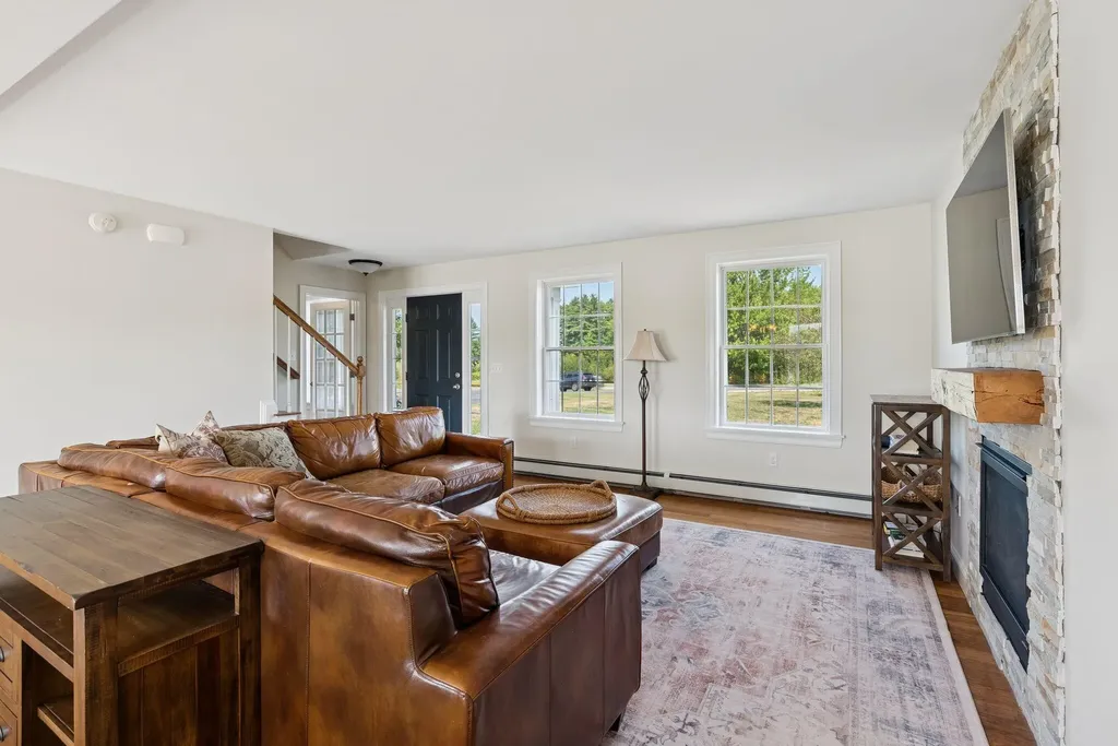 22 Linsausiq Way Falmouth ME 04105
