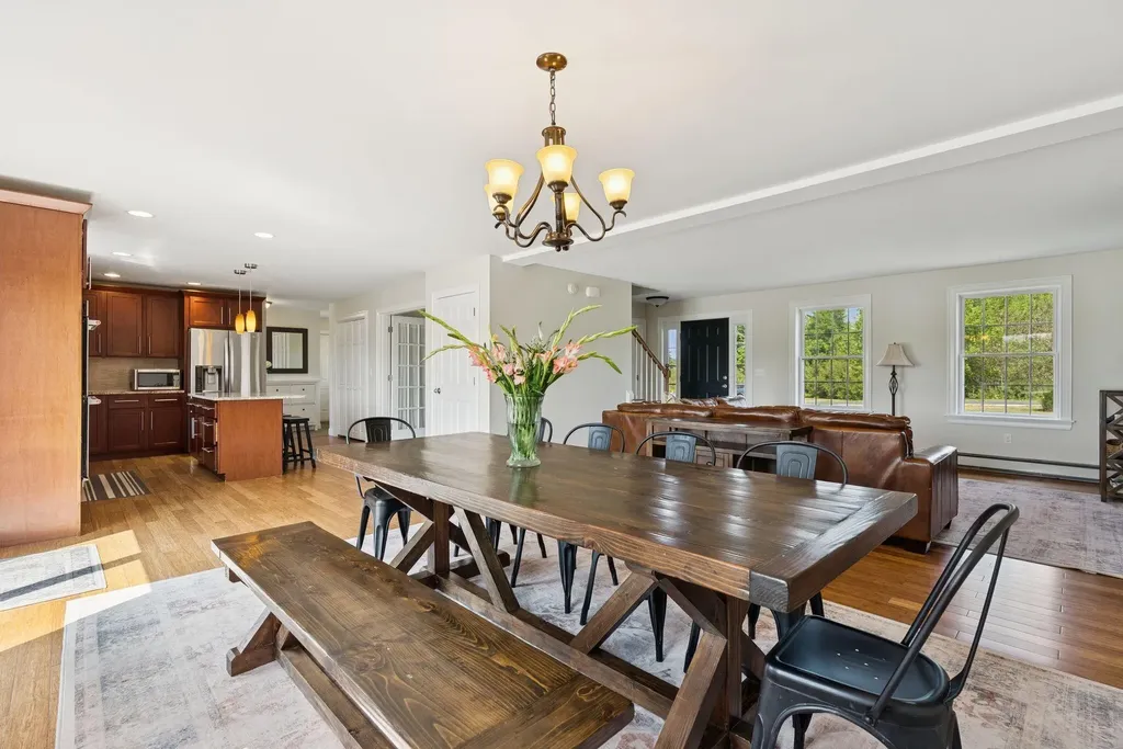 22 Linsausiq Way Falmouth ME 04105