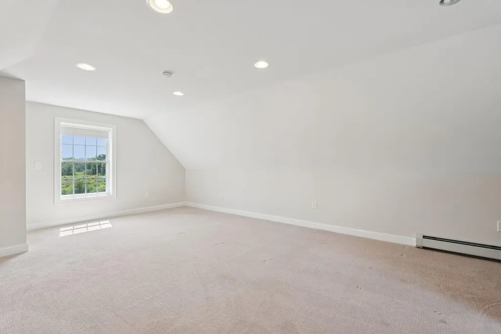 22 Linsausiq Way Falmouth ME 04105
