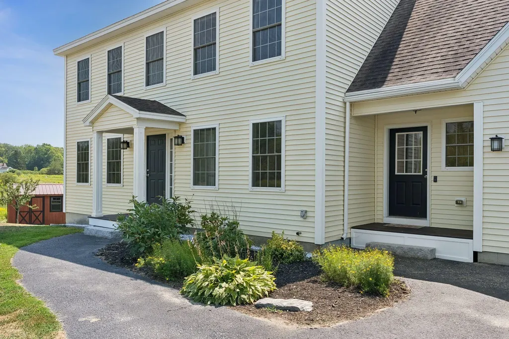 22 Linsausiq Way Falmouth ME 04105