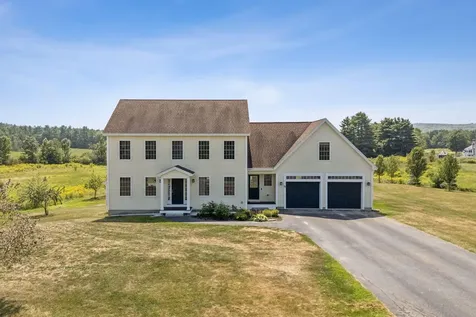 22 Linsausiq Way Falmouth ME 04105