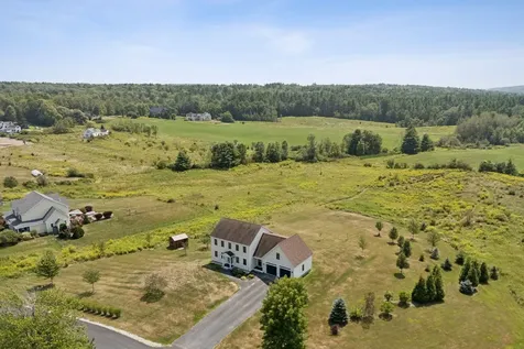 22 Linsausiq Way Falmouth ME 04105