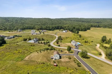 22 Linsausiq Way Falmouth ME 04105
