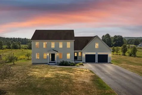 22 Linsausiq Way Falmouth ME 04105