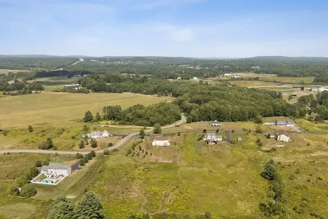 22 Linsausiq Way Falmouth ME 04105