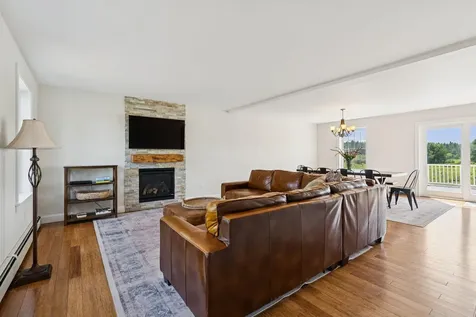 22 Linsausiq Way Falmouth ME 04105