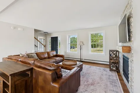 22 Linsausiq Way Falmouth ME 04105