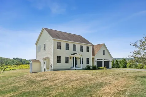 22 Linsausiq Way Falmouth ME 04105