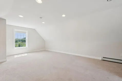 22 Linsausiq Way Falmouth ME 04105