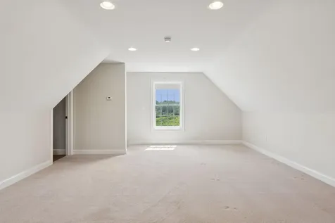 22 Linsausiq Way Falmouth ME 04105