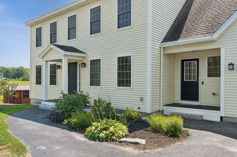 22 Linsausiq Way Falmouth ME 04105