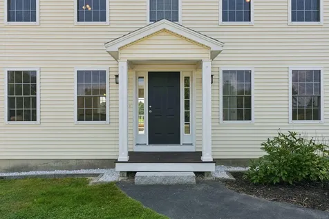 22 Linsausiq Way Falmouth ME 04105