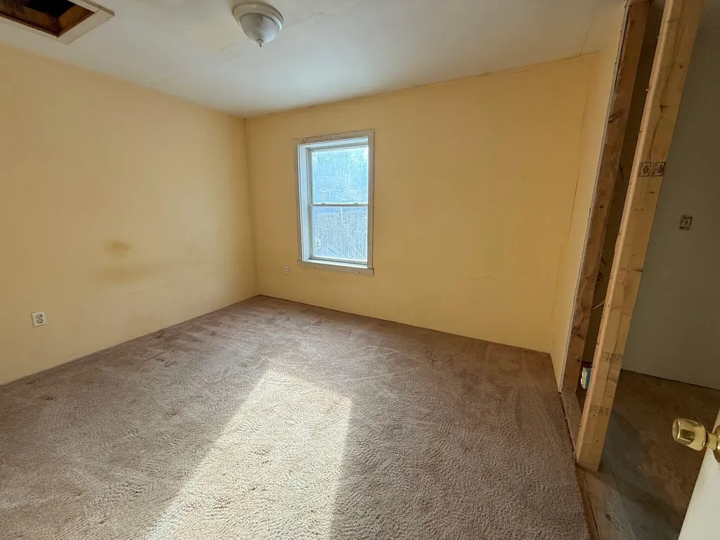2509 Essex Street Orono ME 04473