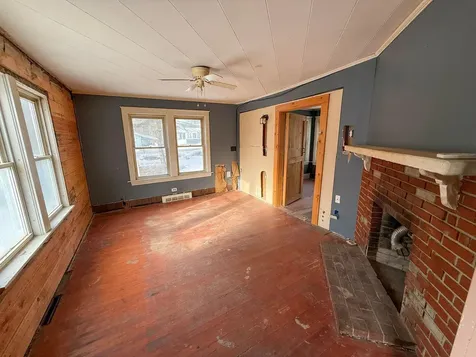 2509 Essex Street Orono ME 04473