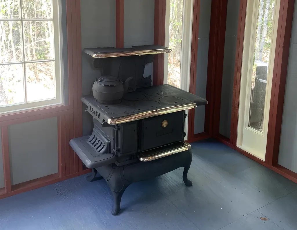 14 Pushaw Woods Lane Hudson ME 04468