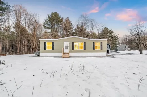10 Short Street Winthrop ME 04364