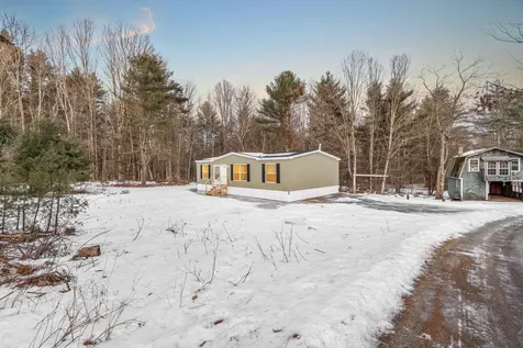 10 Short Street Winthrop ME 04364