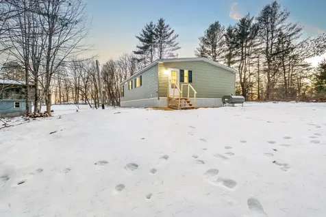 10 Short Street Winthrop ME 04364