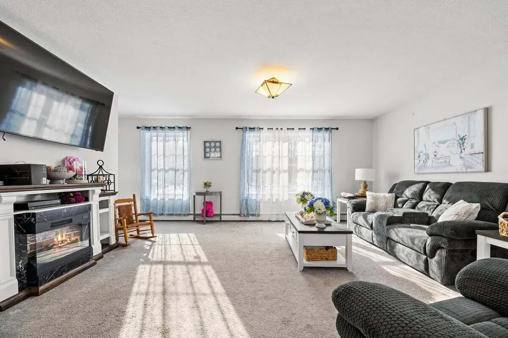 5 Coltons Way Saco ME 04072