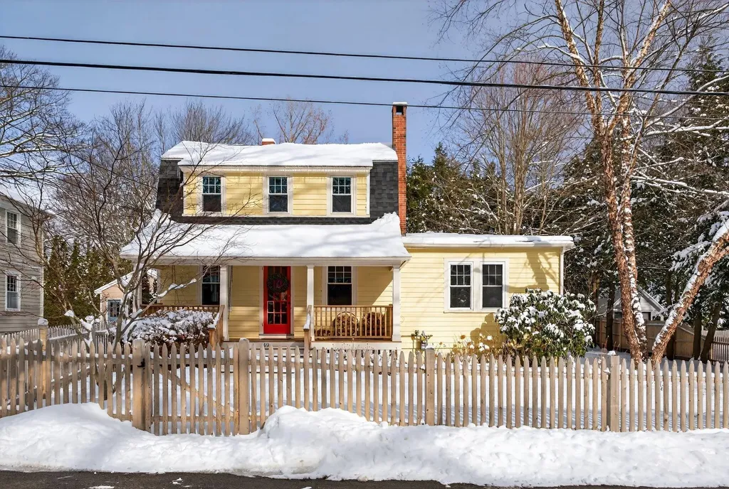 49 Underwood Road Falmouth ME 04105
