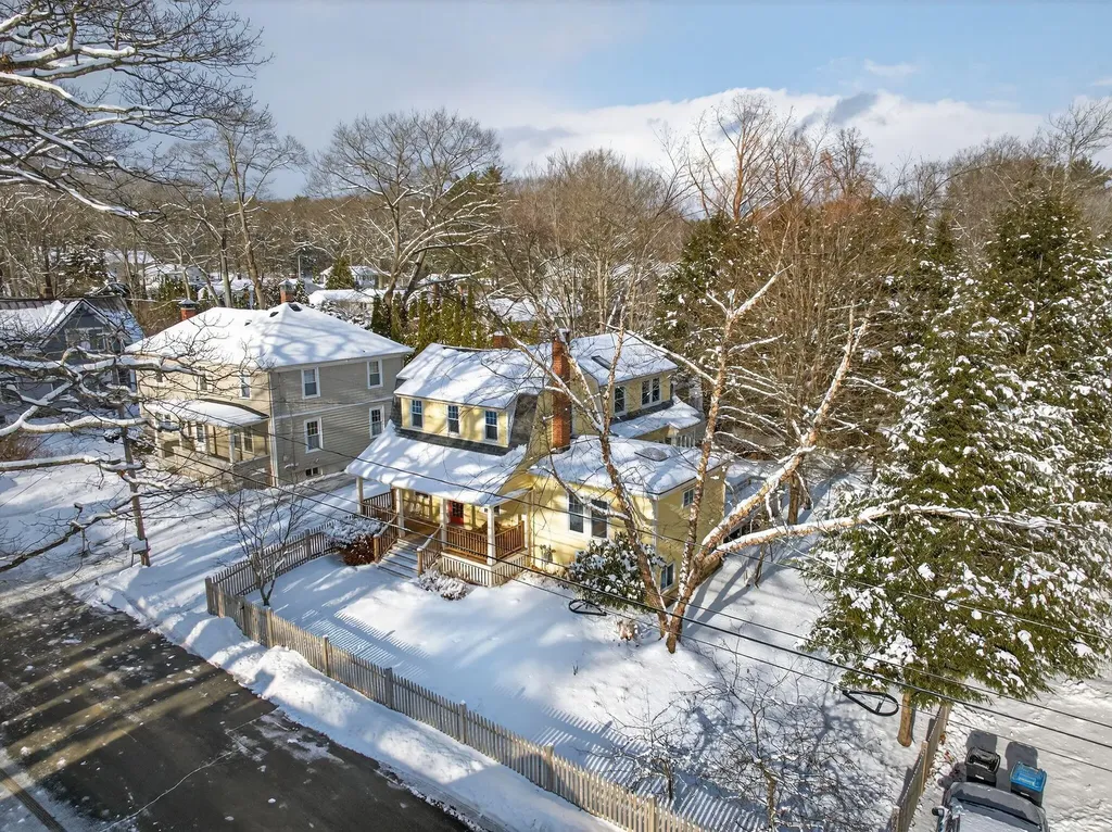 49 Underwood Road Falmouth ME 04105