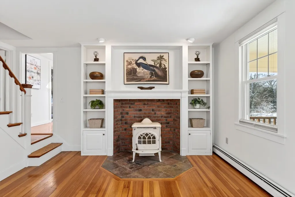 49 Underwood Road Falmouth ME 04105
