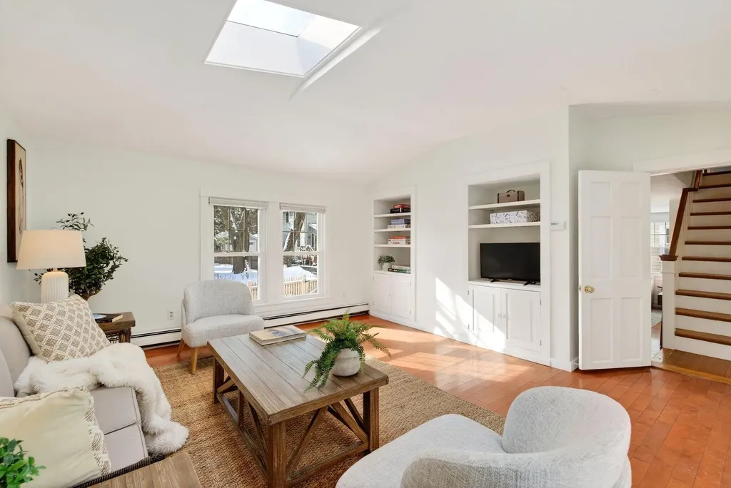 49 Underwood Road Falmouth ME 04105
