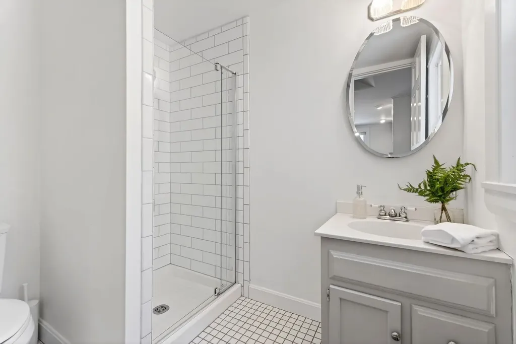 49 Underwood Road Falmouth ME 04105