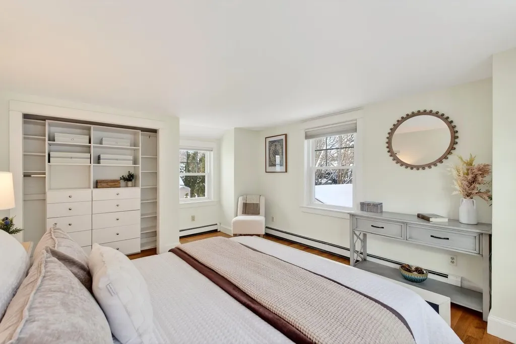 49 Underwood Road Falmouth ME 04105