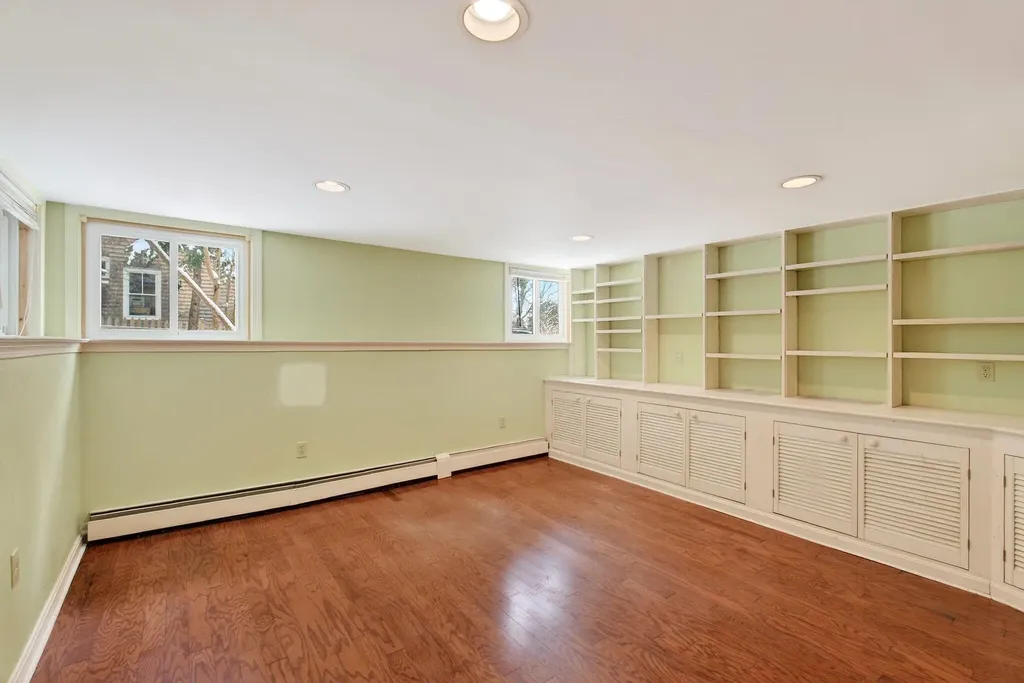 49 Underwood Road Falmouth ME 04105