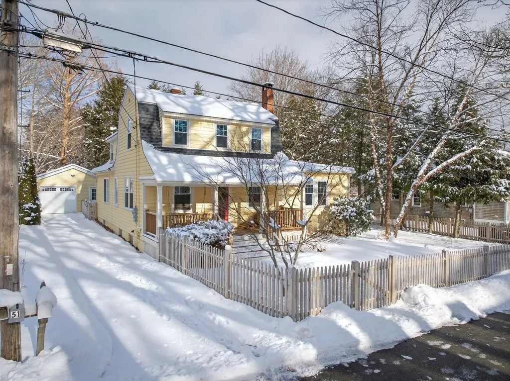 49 Underwood Road Falmouth ME 04105