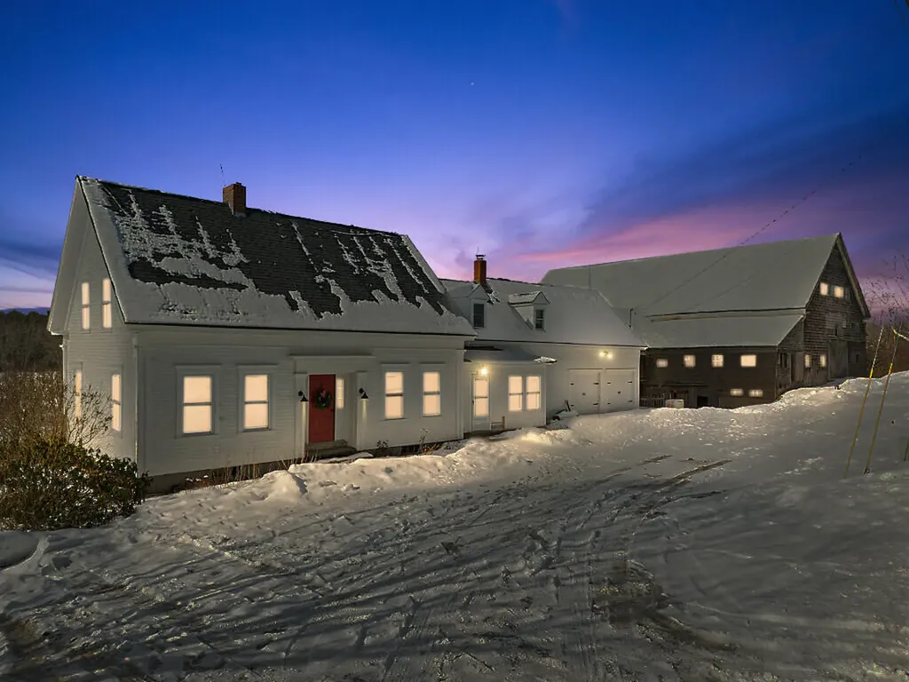 675 River Road Leeds ME 04263