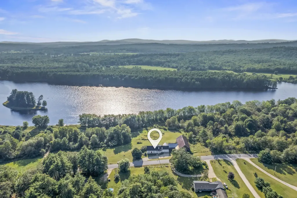 675 River Road Leeds ME 04263