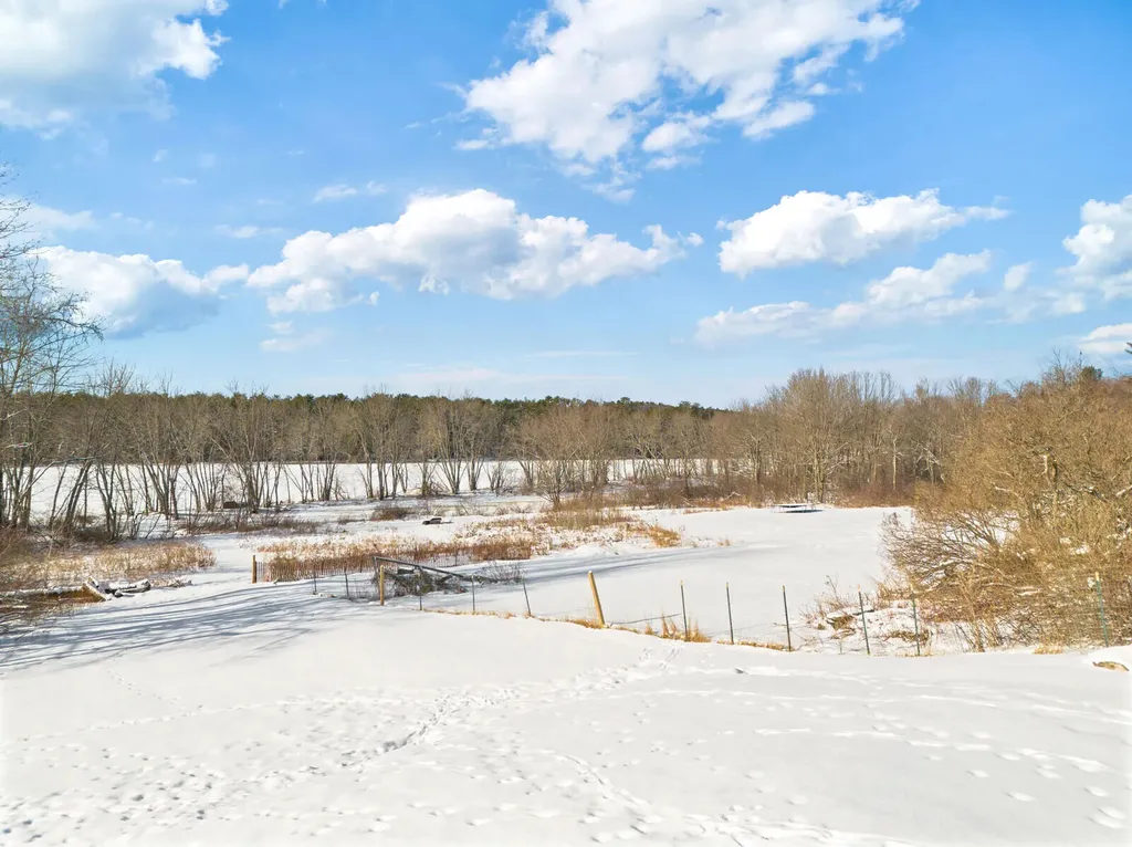 675 River Road Leeds ME 04263