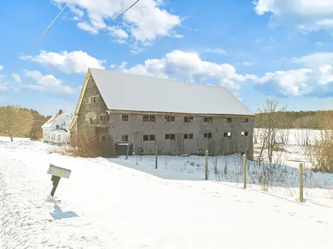 675 River Road Leeds ME 04263