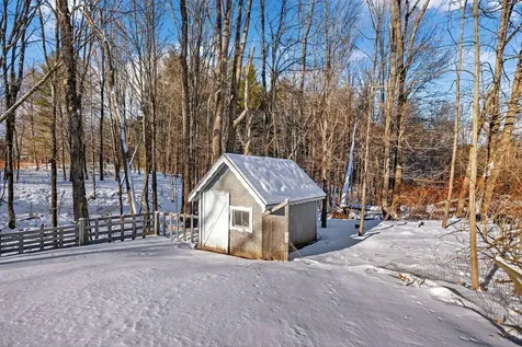 86 Turner Street Buckfield ME 04220