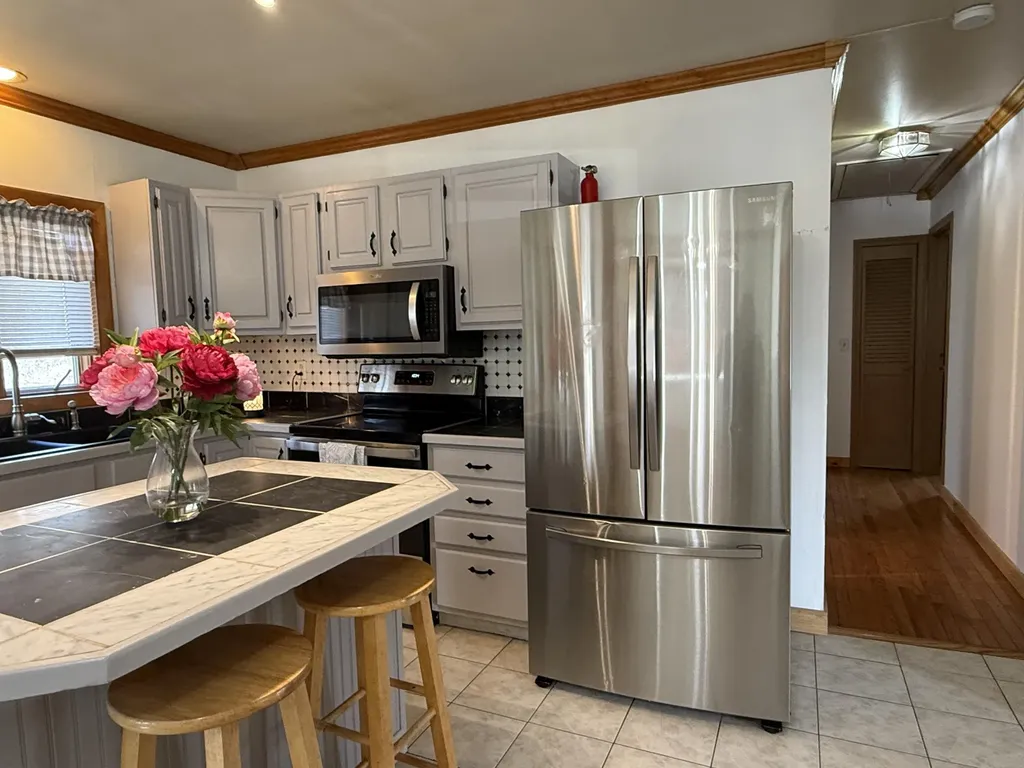 56 Booker Street Thomaston ME 04861
