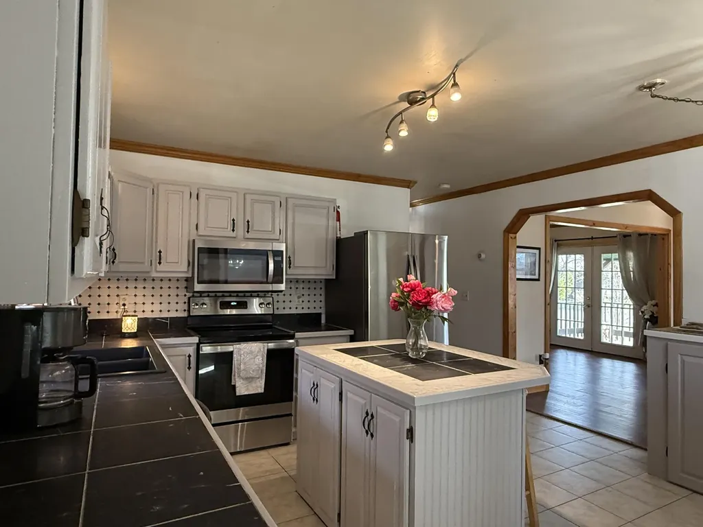 56 Booker Street Thomaston ME 04861