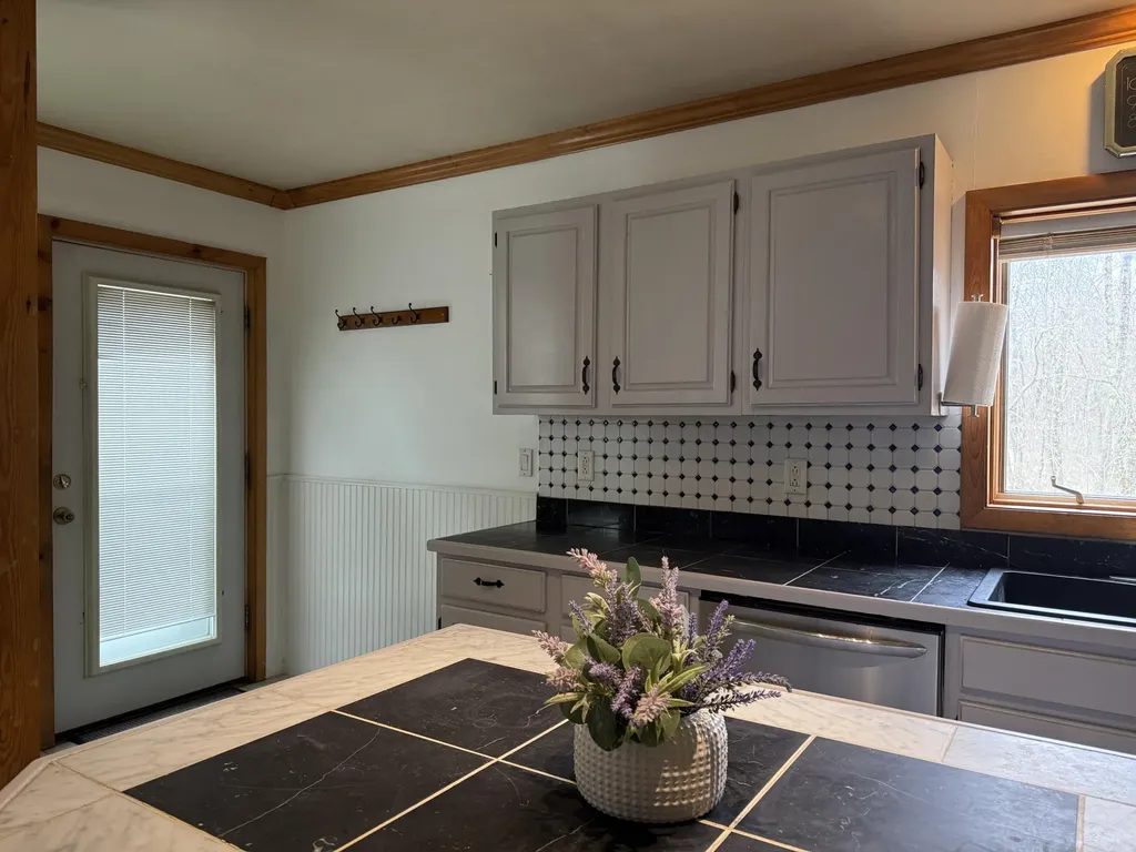 56 Booker Street Thomaston ME 04861