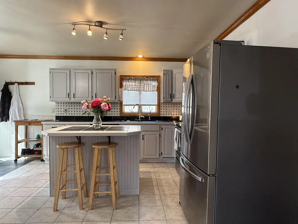 56 Booker Street Thomaston ME 04861
