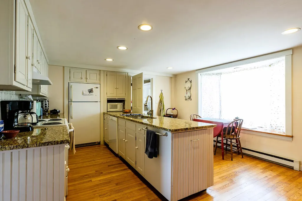 48 Mechanic Street Camden ME 04843