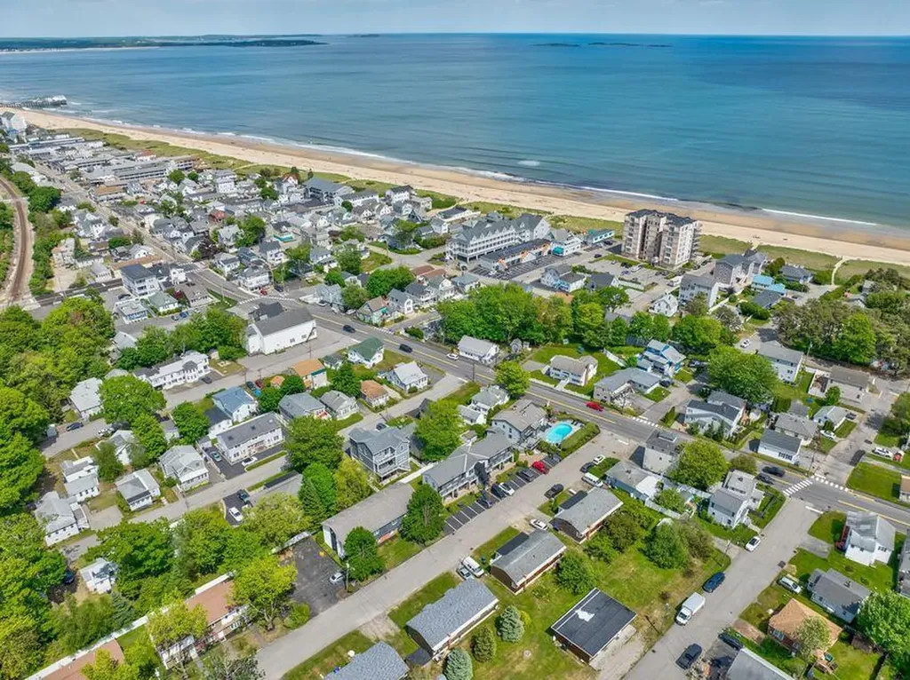 136 W Grand Avenue Old Orchard Beach ME 04064