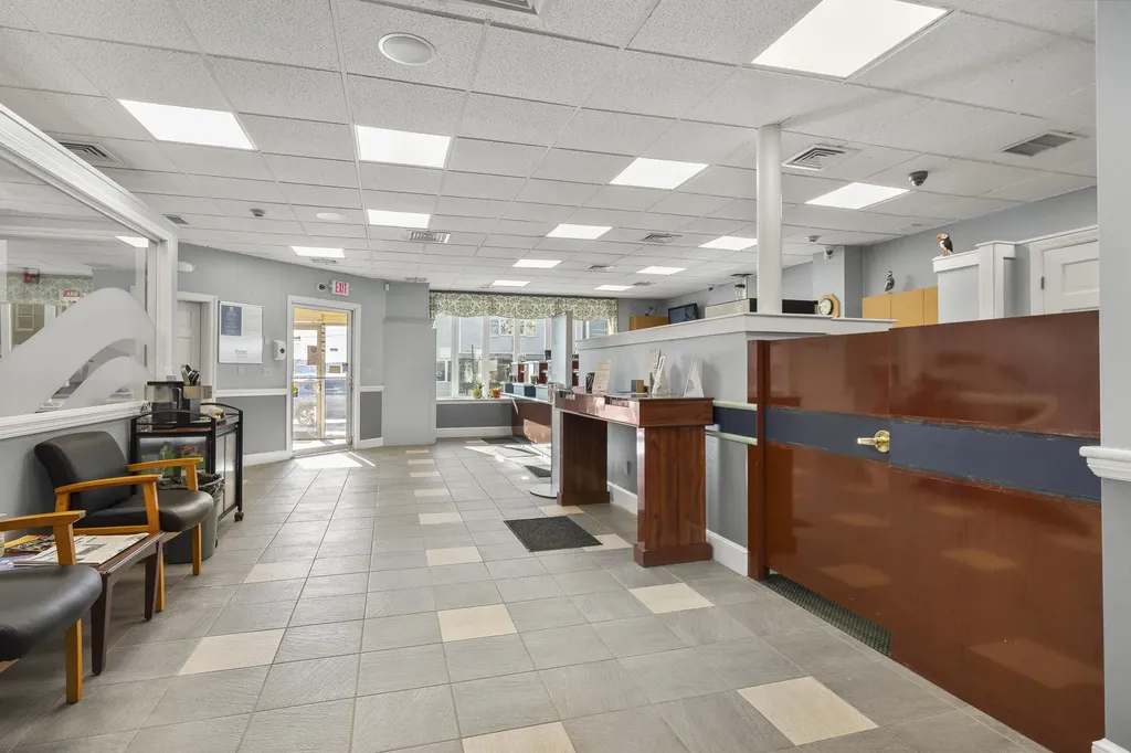 100 Main Street Damariscotta ME 04543