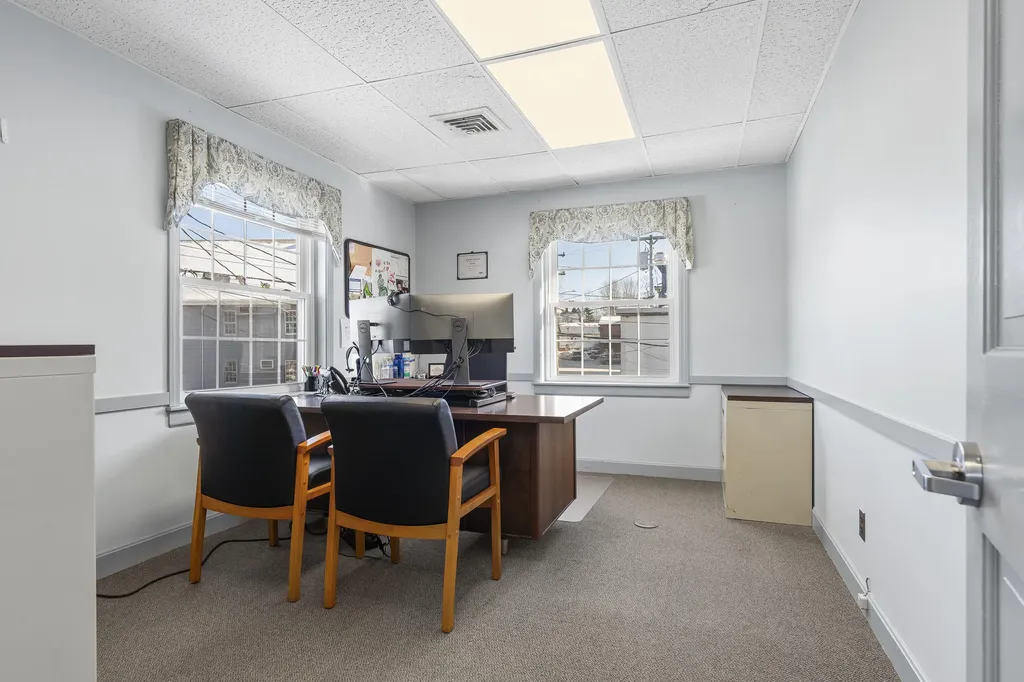 100 Main Street Damariscotta ME 04543
