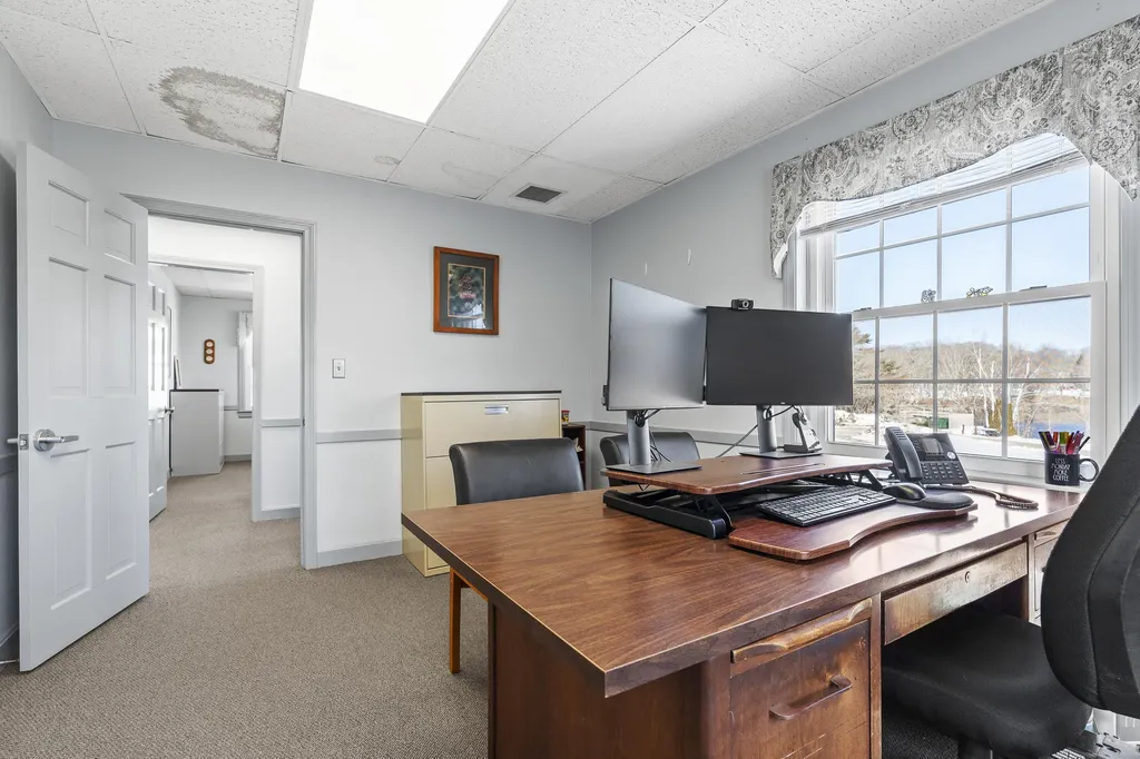 100 Main Street Damariscotta ME 04543