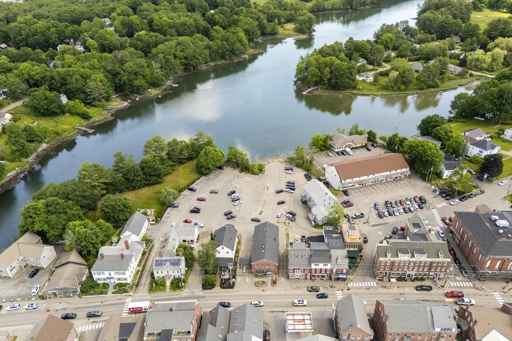 100 Main Street Damariscotta ME 04543
